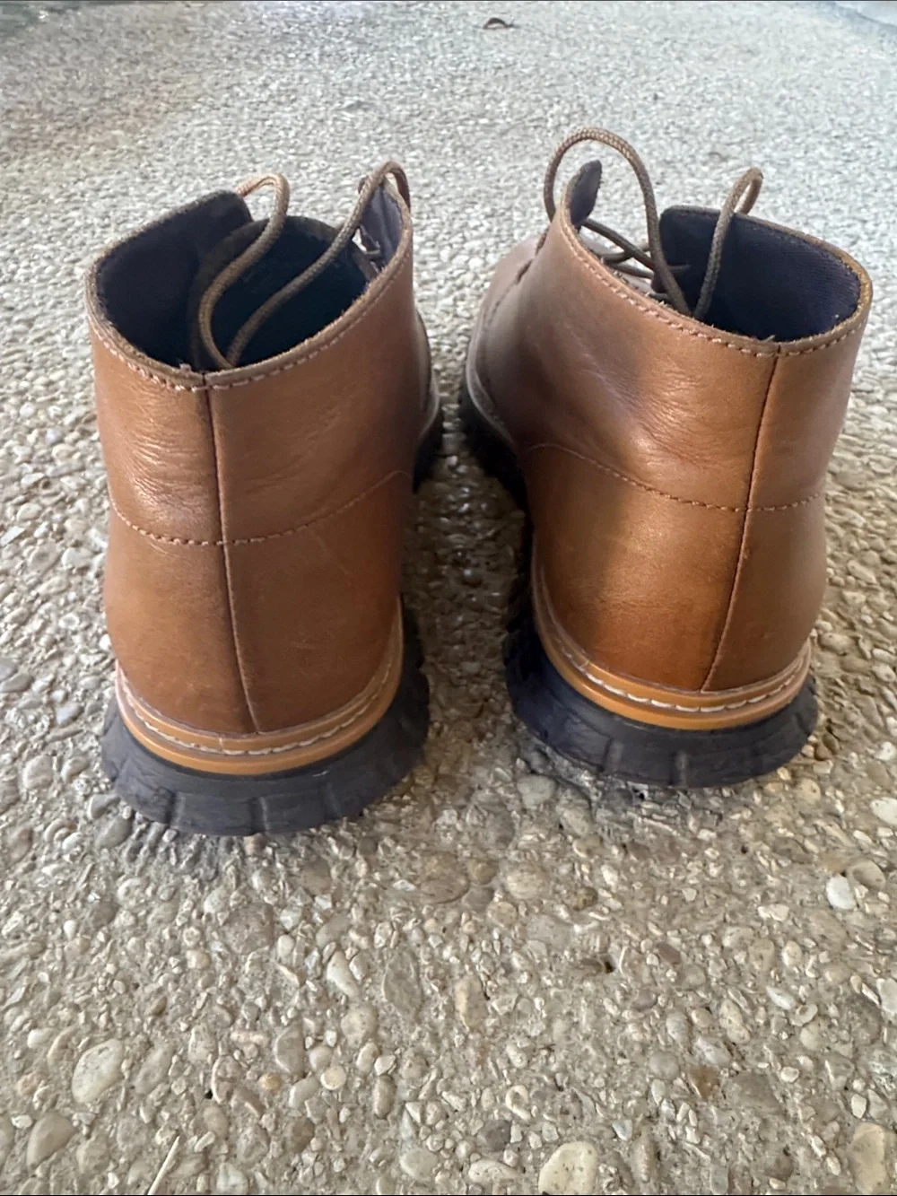 Cole Hann Men’s Leather Chukka boots